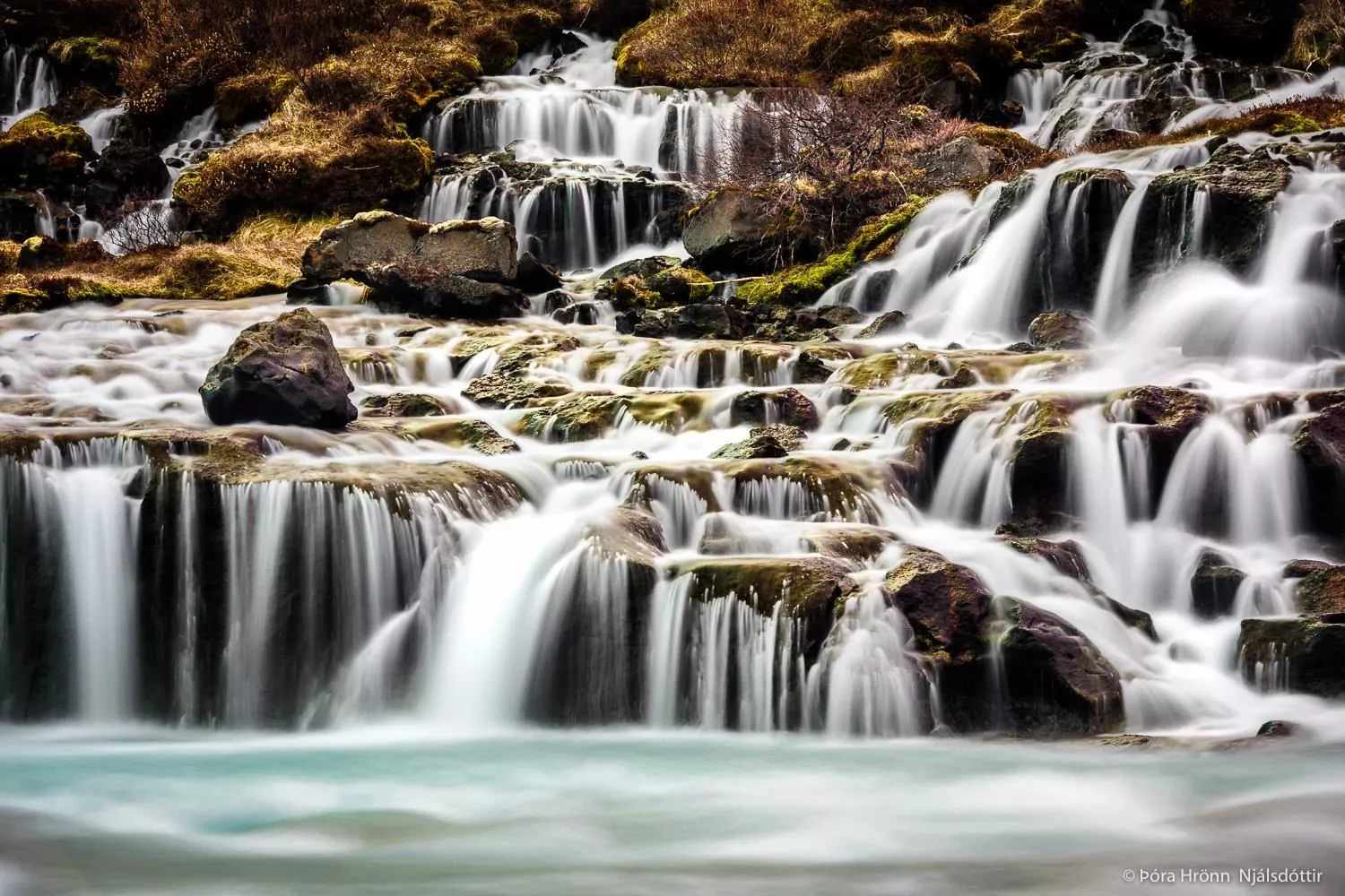 09_dREAMSCAPE_Website_Experiences_Summer-in-Iceland_Gallery_Hraunfossar-waterfalls